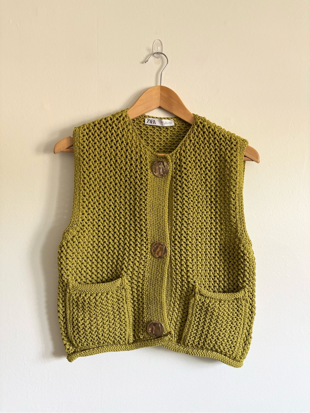 Zara Knit Buttoned Vest in Green - Picture 3 of 5